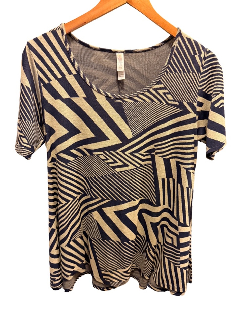 LuLaRoe "Perfect T" Geometric ZigZag Tunic | Size Small